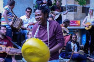 Bonn square yellow-Chloe Coules-small
