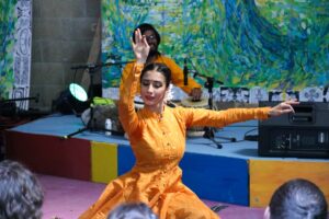 dance orange-small
